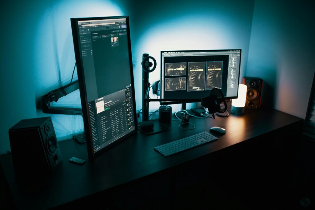 dual big monitor for great video editing 
